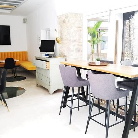 אלמגרו Manzano Palace. Habitaciones Y Suites 30 M2 En La Plaza Mayor מראה חיצוני תמונה